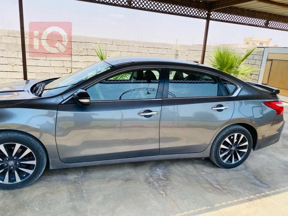 نيسان ألتيما